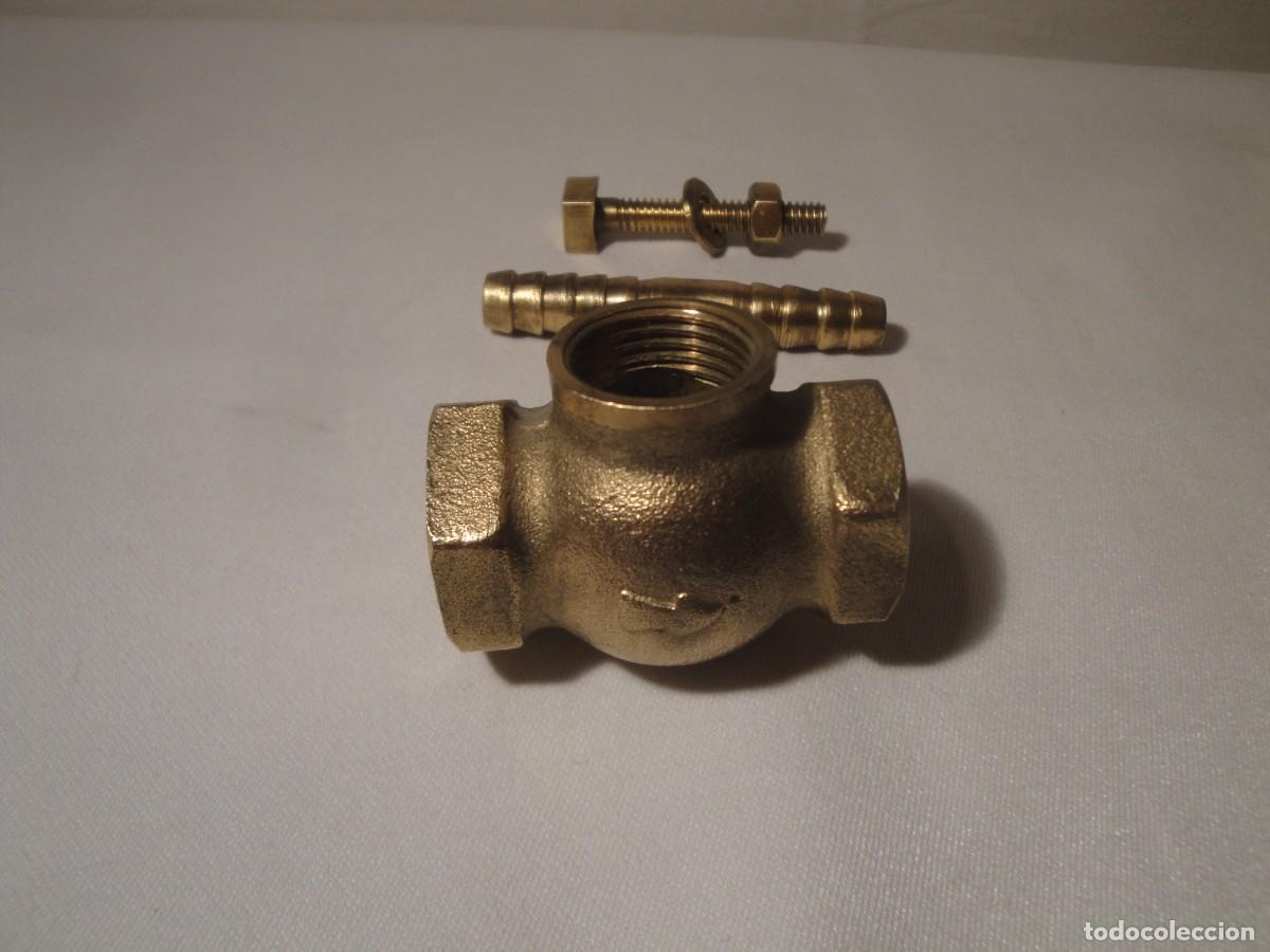 Antig&uuml;edades: Llave de paso en lat&oacute;n o bronce, sin manilla. Nueva.