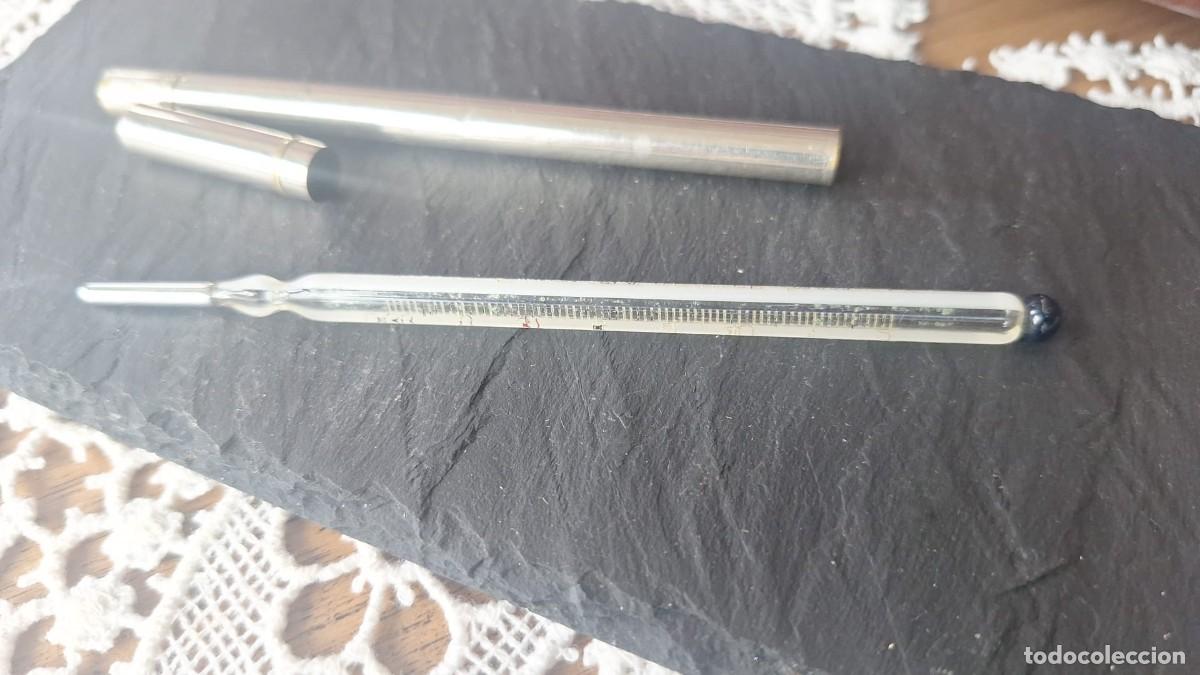 Antig&uuml;edades: Antigua Term&oacute;metro de Mercurio con Caja de Metal
