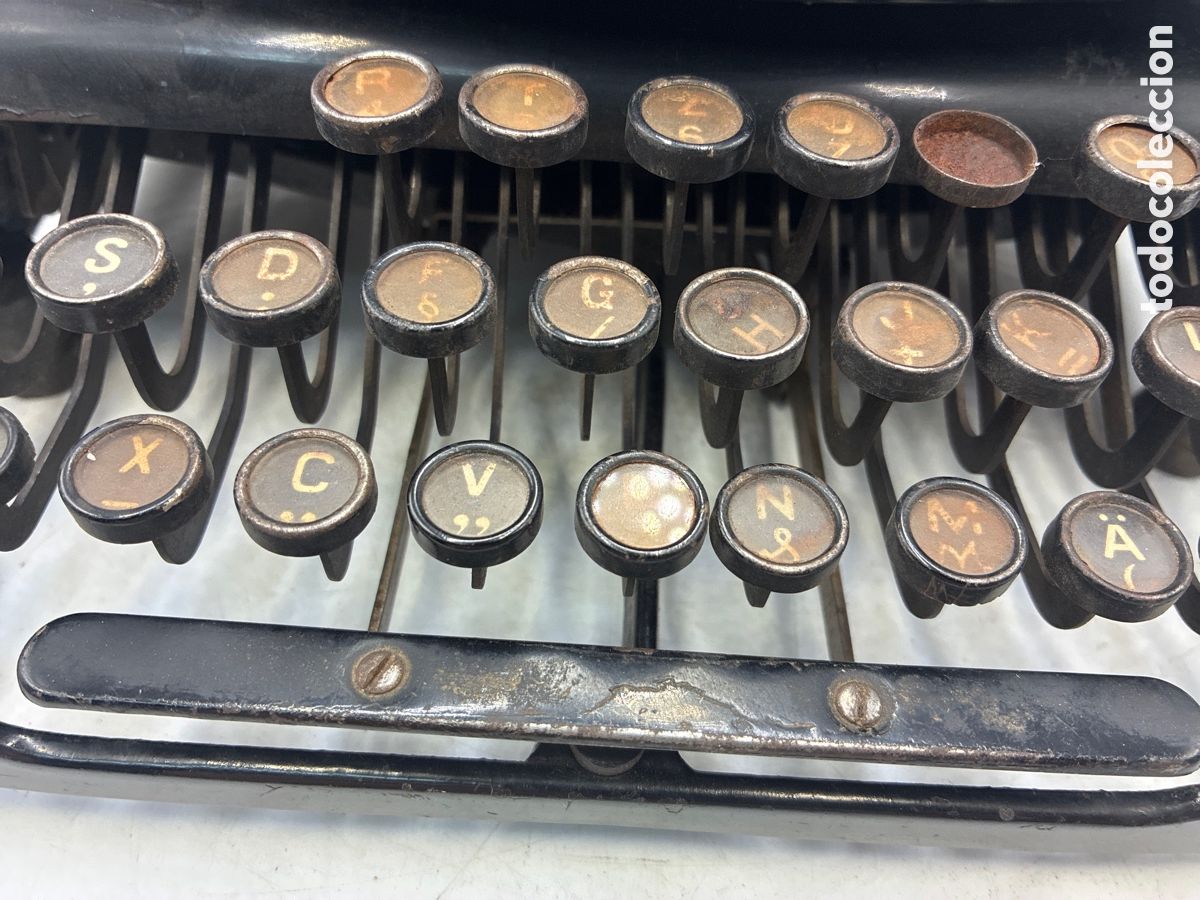 Antig&uuml;edades: M&aacute;quina de escribir Adler. - Foto 3