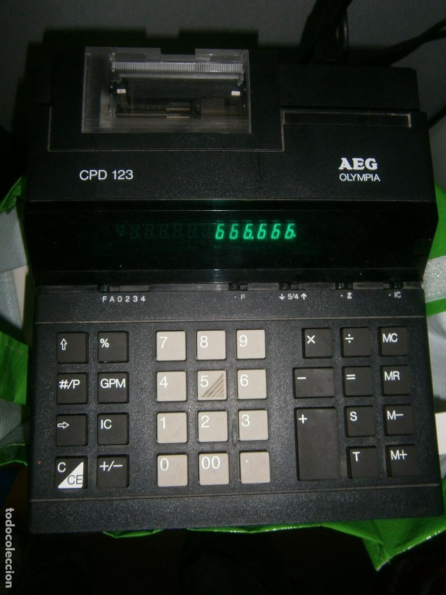 Antig&uuml;edades: ANTIGUA CALCULADORA CON IMPRESORA DE PAPEL AEG OLYMPIA CPD 121