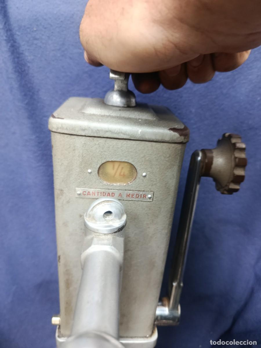 Antig&uuml;edades: Expendedor de aceite Solenry, funciona.A&ntilde;os 40. - Foto 4