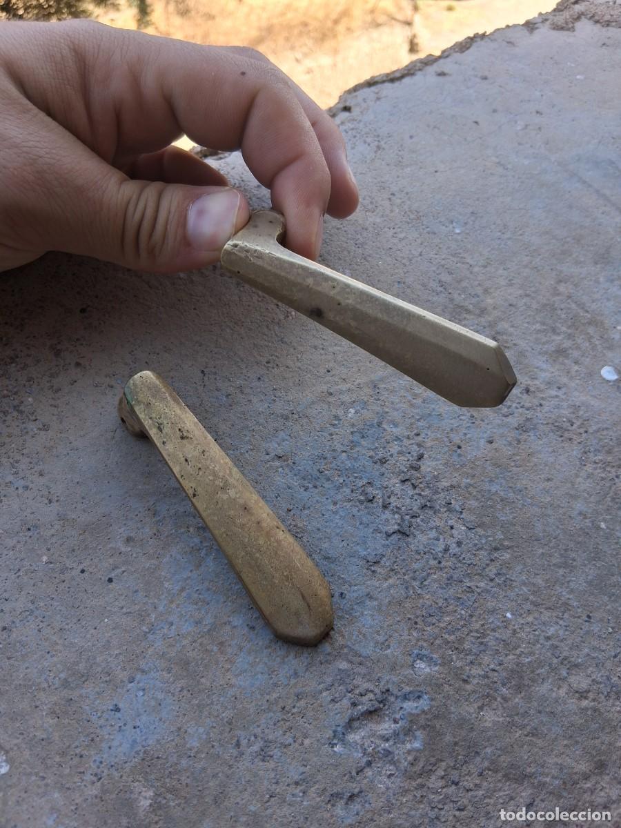 Antig&uuml;edades: Manivela de bronce para puerta cerradura cerrajer&iacute;a