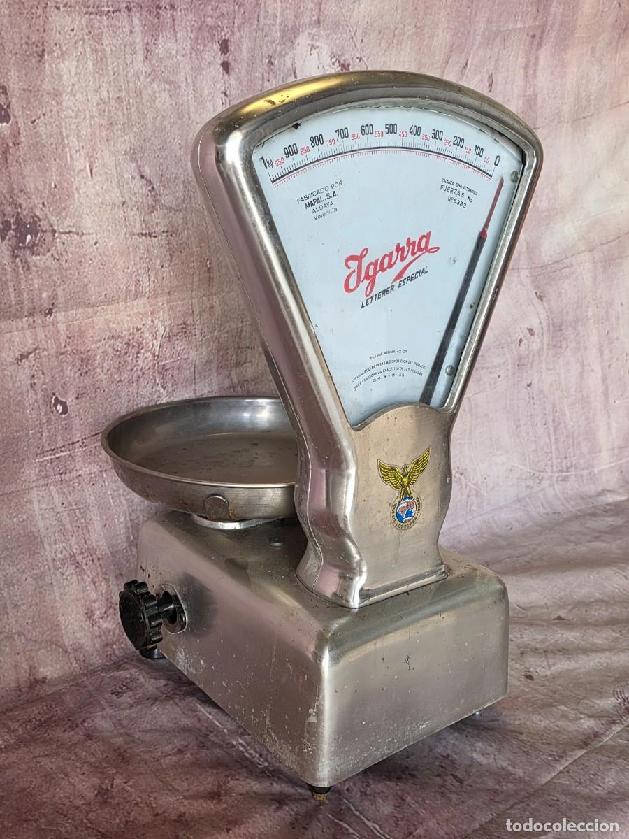Antig&uuml;edades: Balanza mec&aacute;nica o peso de comercio antiguo de la marca Igarra, modelo Letterer Especial.