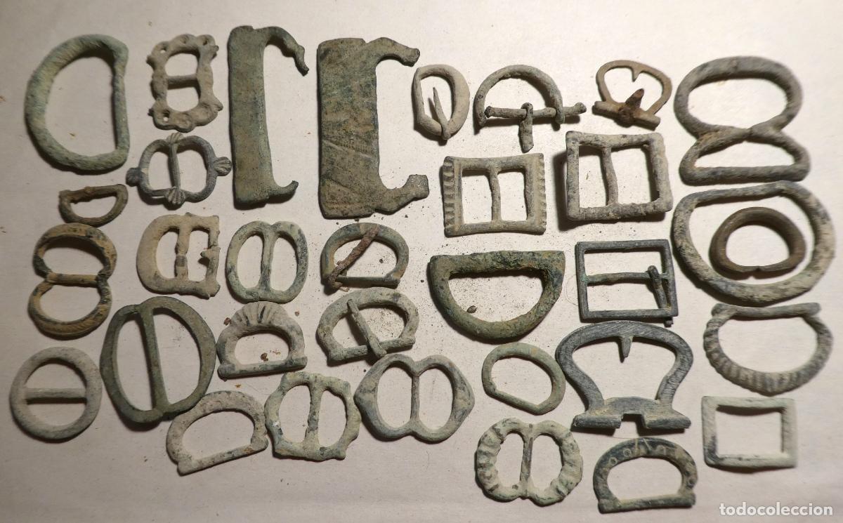 Antig&uuml;edades: Lote de hebillas de varias &eacute;pocas