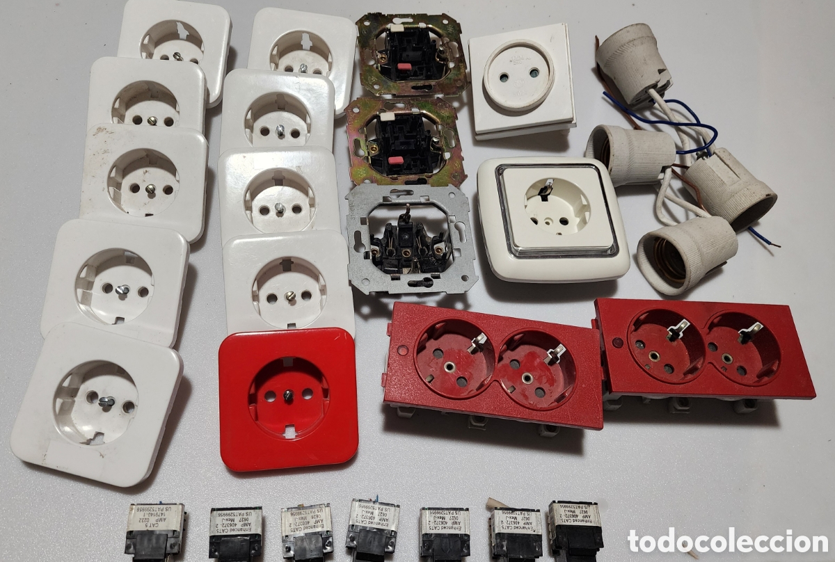 Antig&uuml;edades: Lote Material El&eacute;ctrico Simon + Cimabox + Conectores Red RJ45 AMP