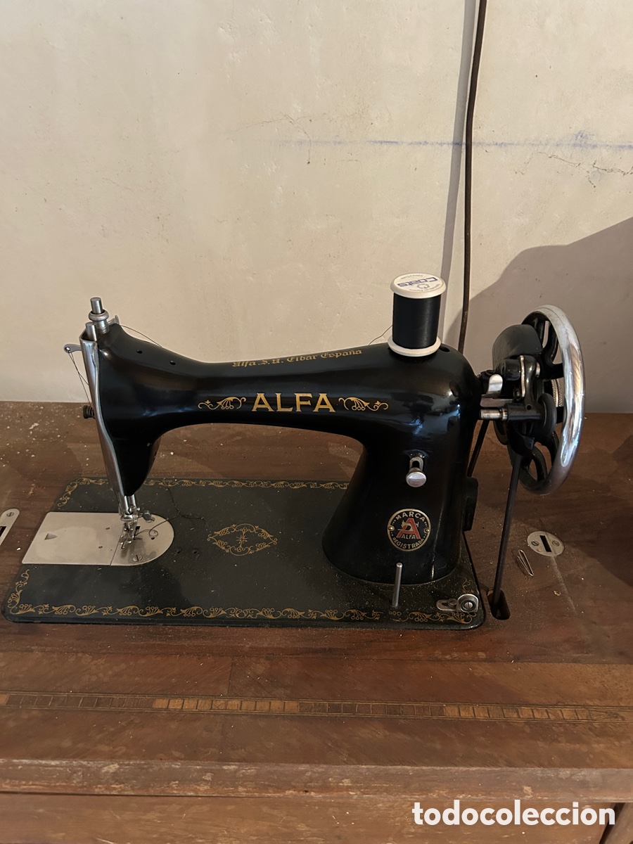 Antig&uuml;edades: m&aacute;quina de coser ALFA de Eibar - Foto 2