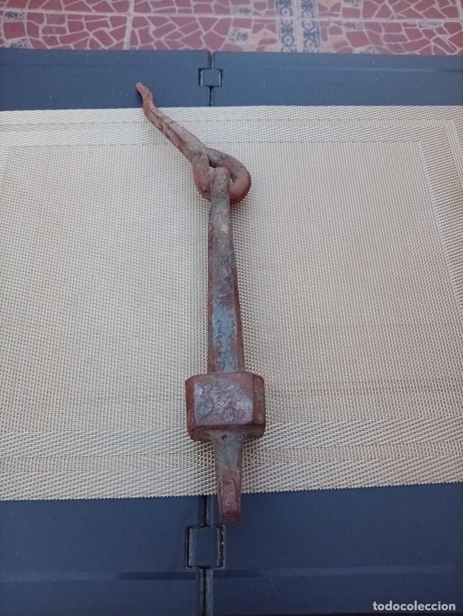 Antig&uuml;edades: Llamador forja S.XVIII