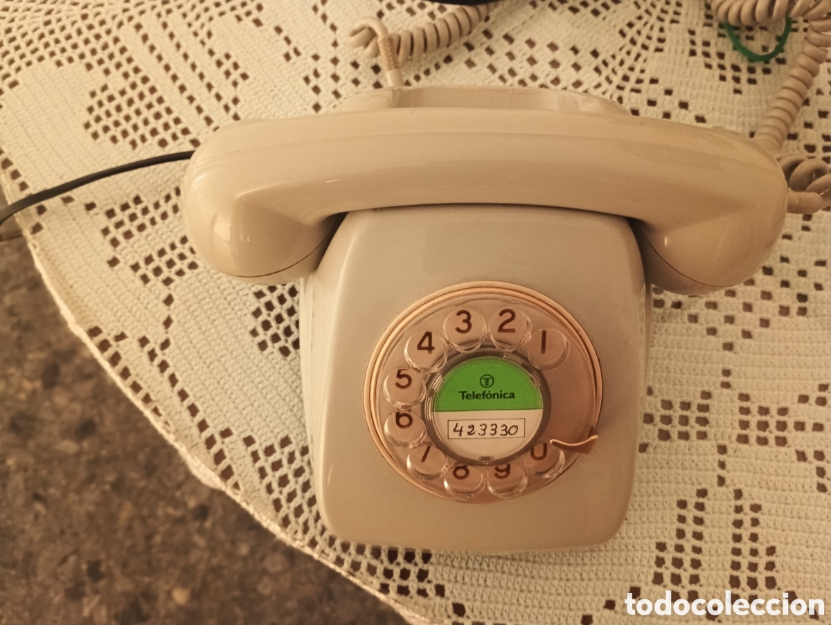 Tel&eacute;fonos: Antiguo tel&eacute;fono de sobremesa disco giratorio vintage