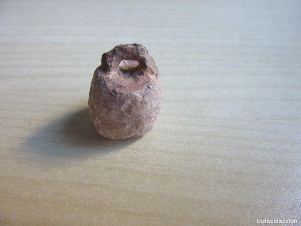 Antig&uuml;edades: Pesa de Plomo &Eacute;poca romana Medidas 2,2 x 1,6cm Peso 26 gr