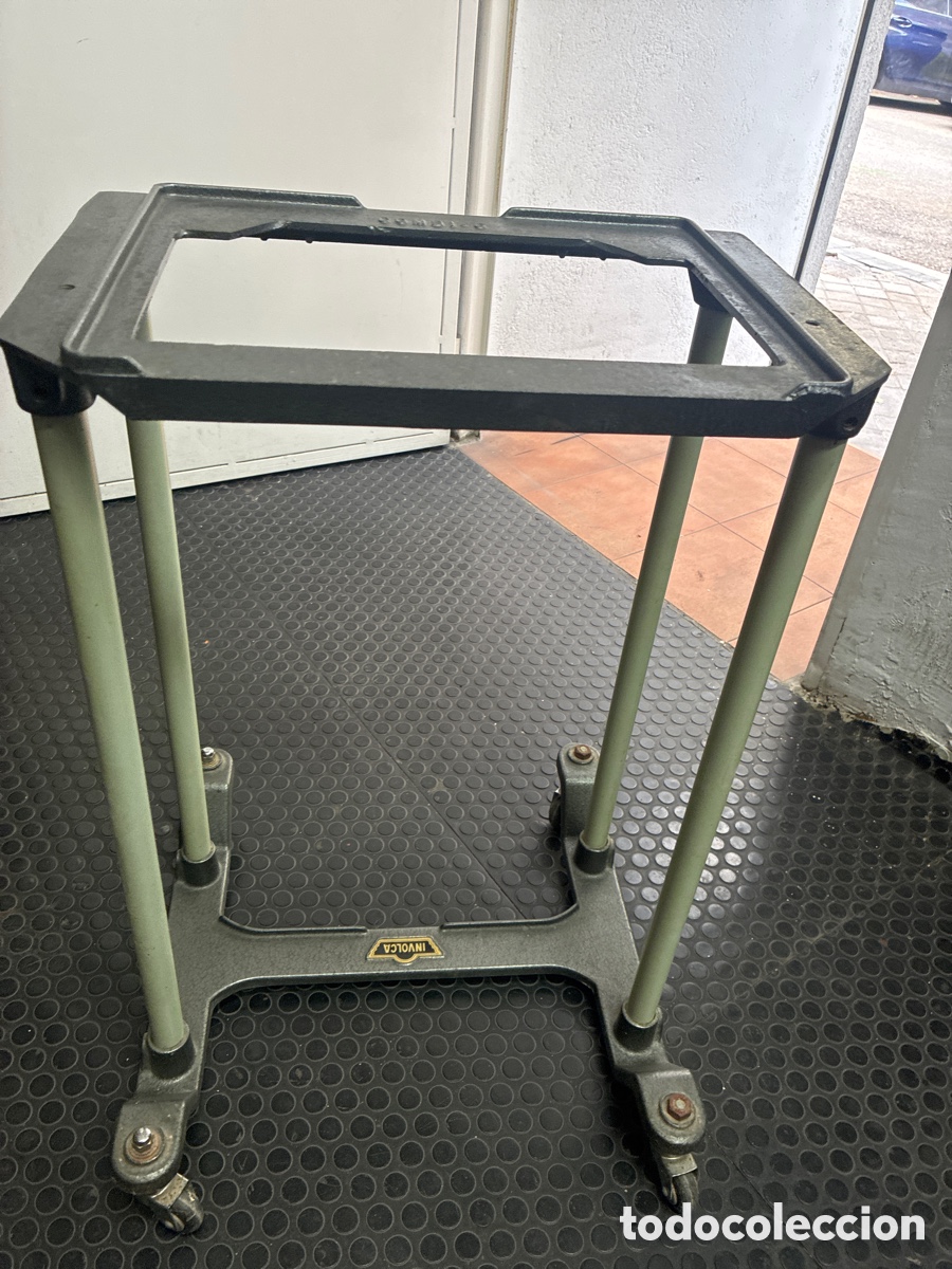 Antig&uuml;edades: Mesa de m&aacute;quina de escribir INVOLCA.