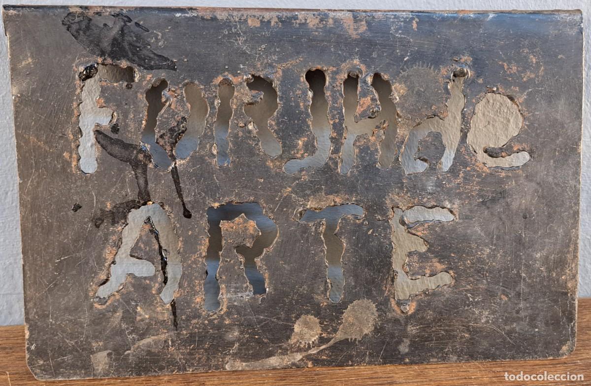 Antig&uuml;edades: Letrero antiguo de hierro &ldquo;Forja de Arte&rdquo;
