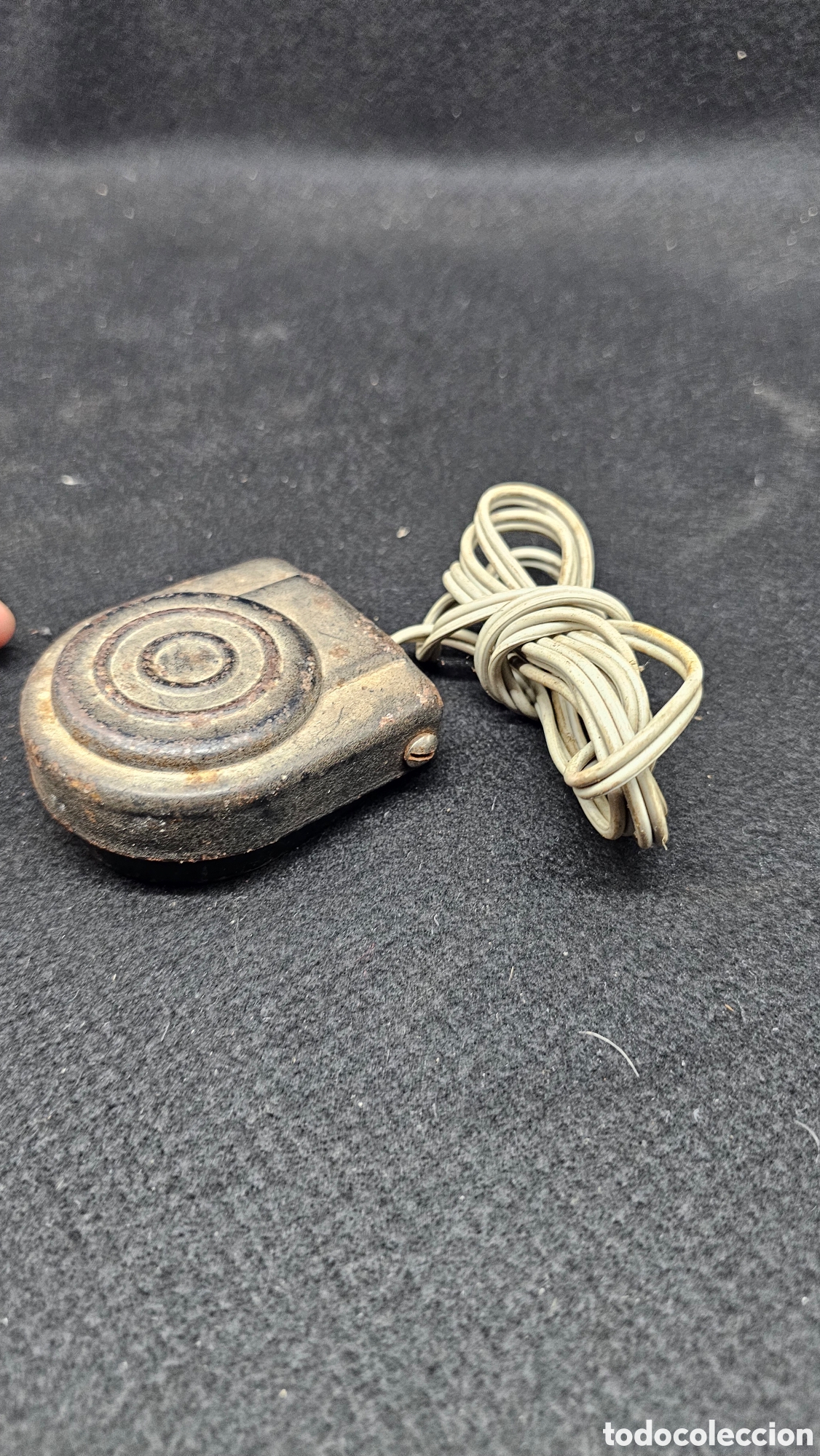 Antig&uuml;edades: interruptor de pie compacto o pedal de control el&eacute;ctrico