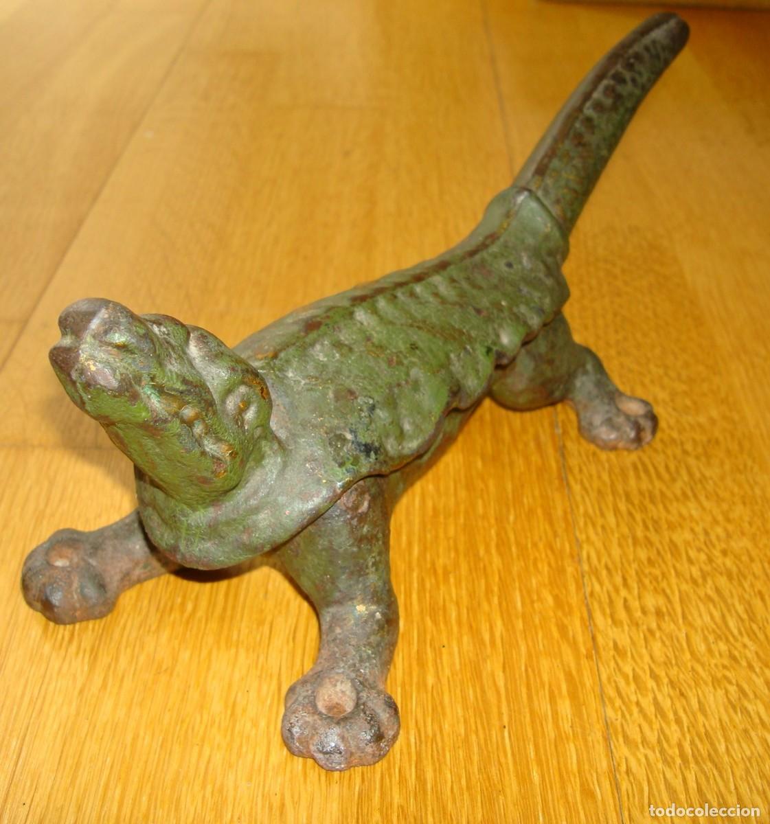Antig&uuml;edades: LAGARTO SIGLO XIX FARMACIA ,COCODRILO DE FARMACIA ,SACACORCHOS.