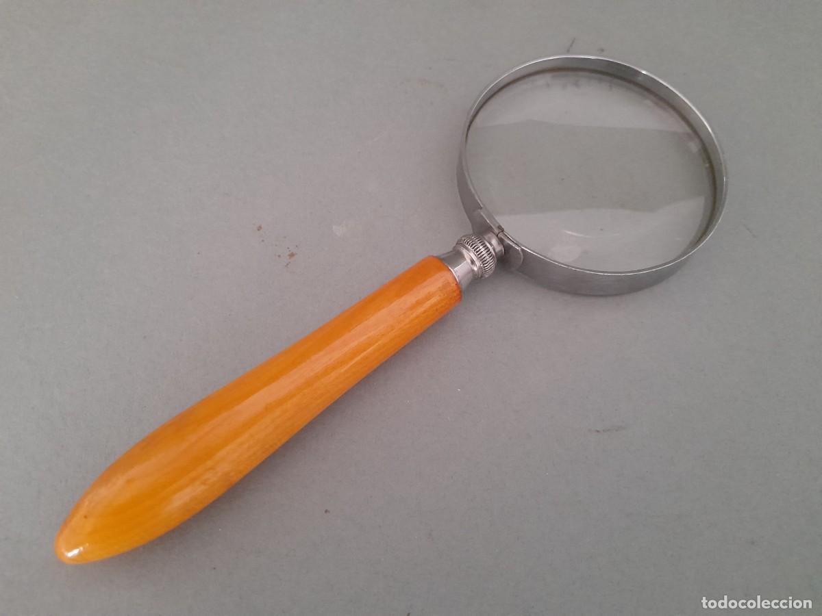Antig&uuml;edades: lupa con mango de madera, diametro 6,5cm aprox, largo 17,5cm aprox