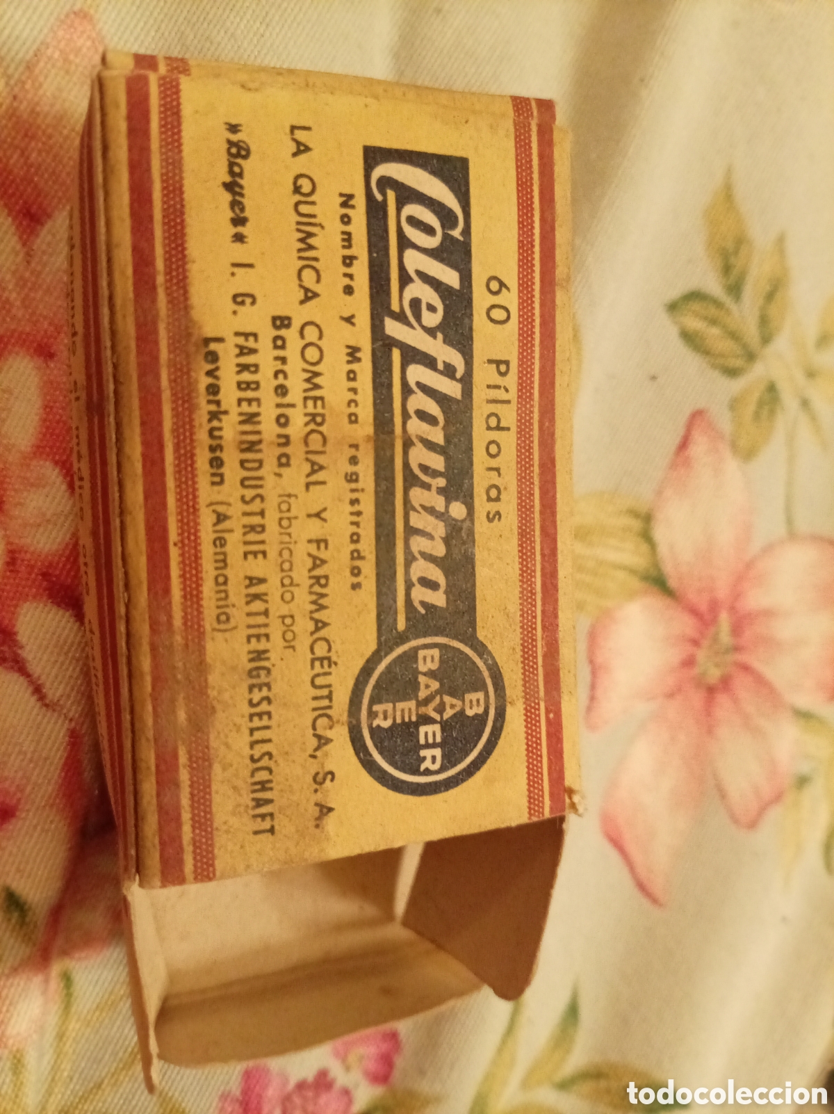Antig&uuml;edades: Antiguo Frasco de Vidrio y Caja de Coleflavina Bayer / I.G. Farbenindustrie - Registrado en Sanidad