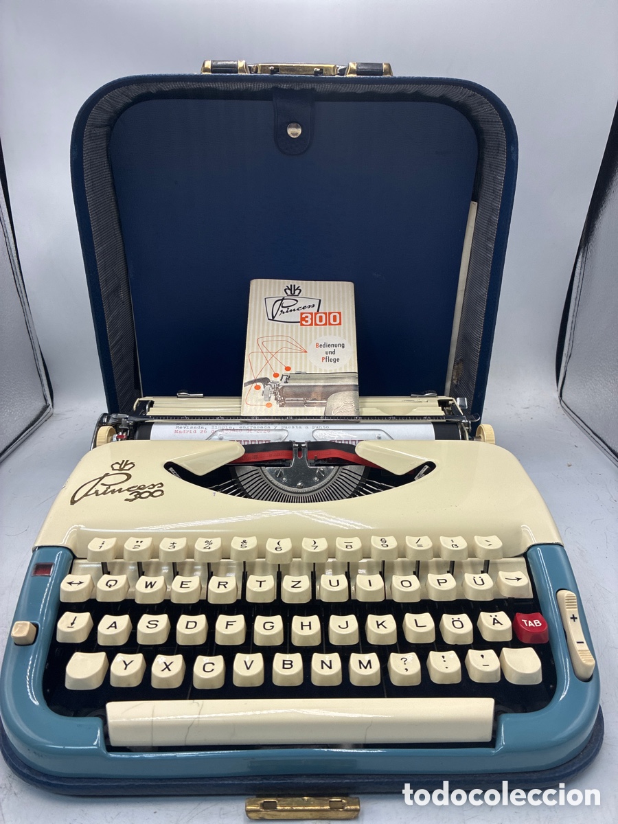 Antig&uuml;edades: M&aacute;quina de escribir Princess 300 bicolor.