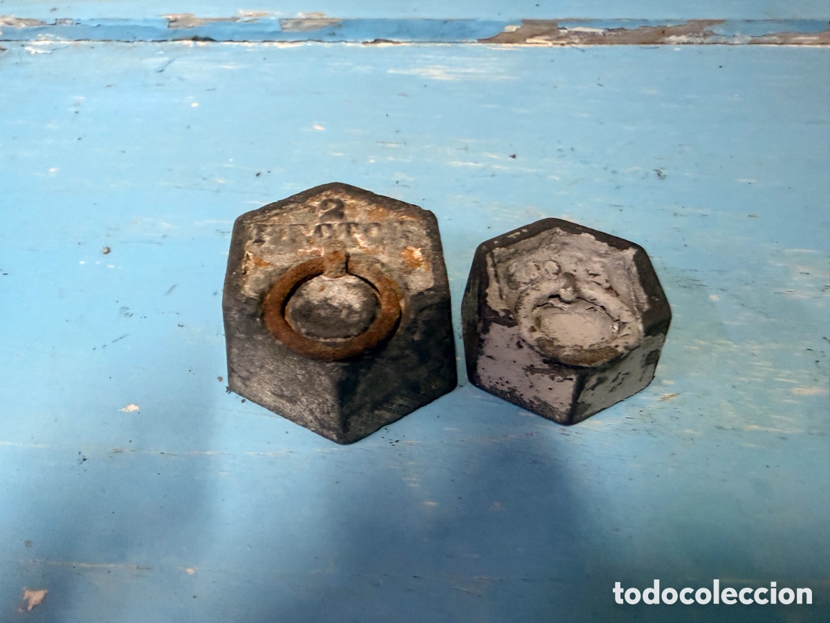 Antig&uuml;edades: Dos ponderales o pesas para balanza
