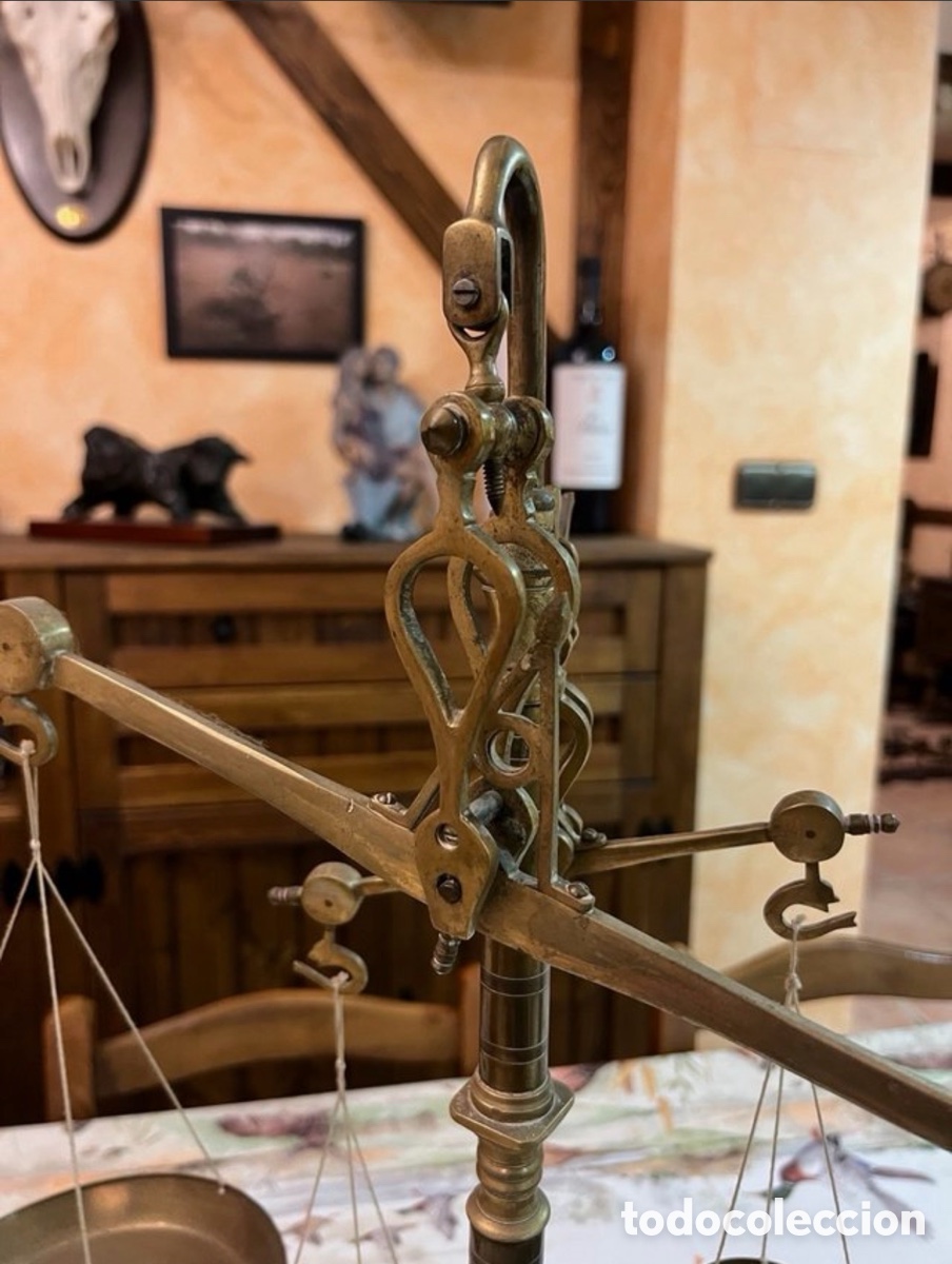 Antig&uuml;edades: Balanza antigua lat&oacute;n dos platos - Foto 3