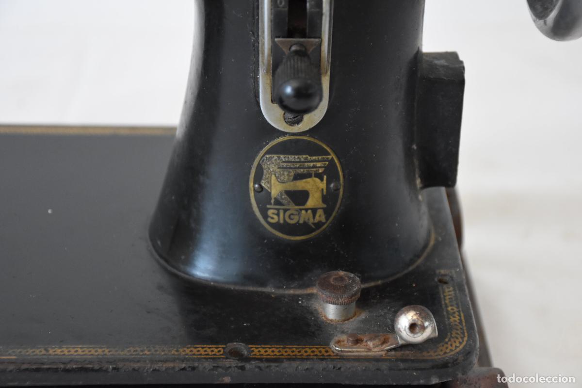 Antig&uuml;edades: Antigua maquina de coser Sigma - Foto 2