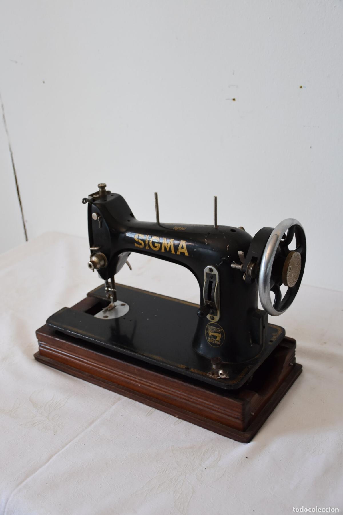Antig&uuml;edades: Antigua maquina de coser Sigma - Foto 3