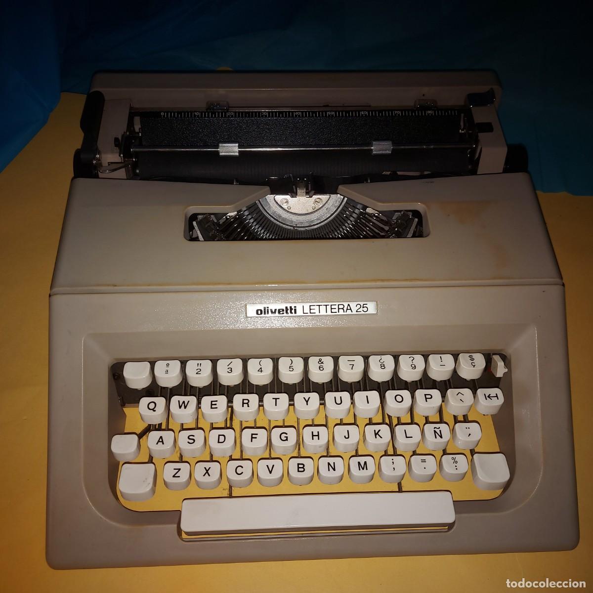 Antig&uuml;edades: M&aacute;quina de escribir OLIVETTI lettera 25 con malet&iacute;n