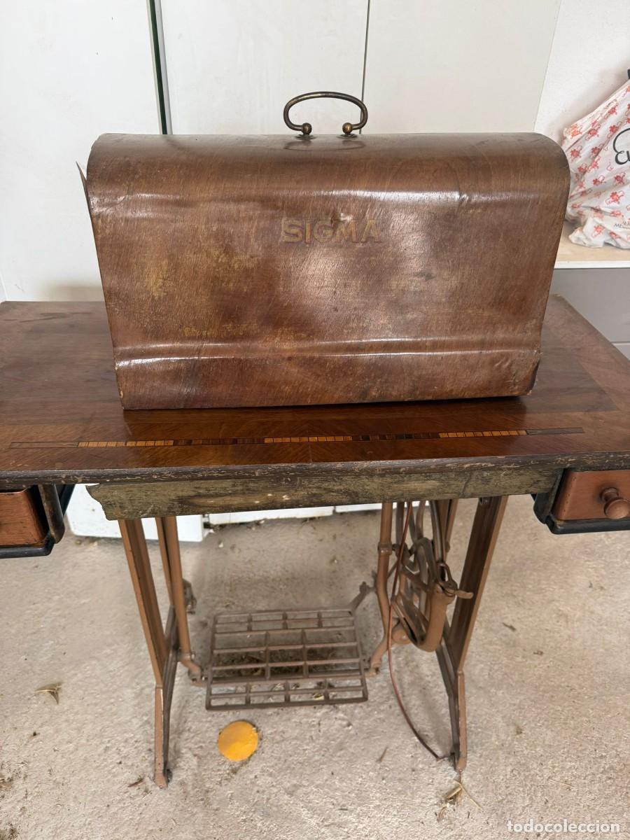 Antig&uuml;edades: Maquina de coser SIGMA a&ntilde;o 1953 - Foto 4