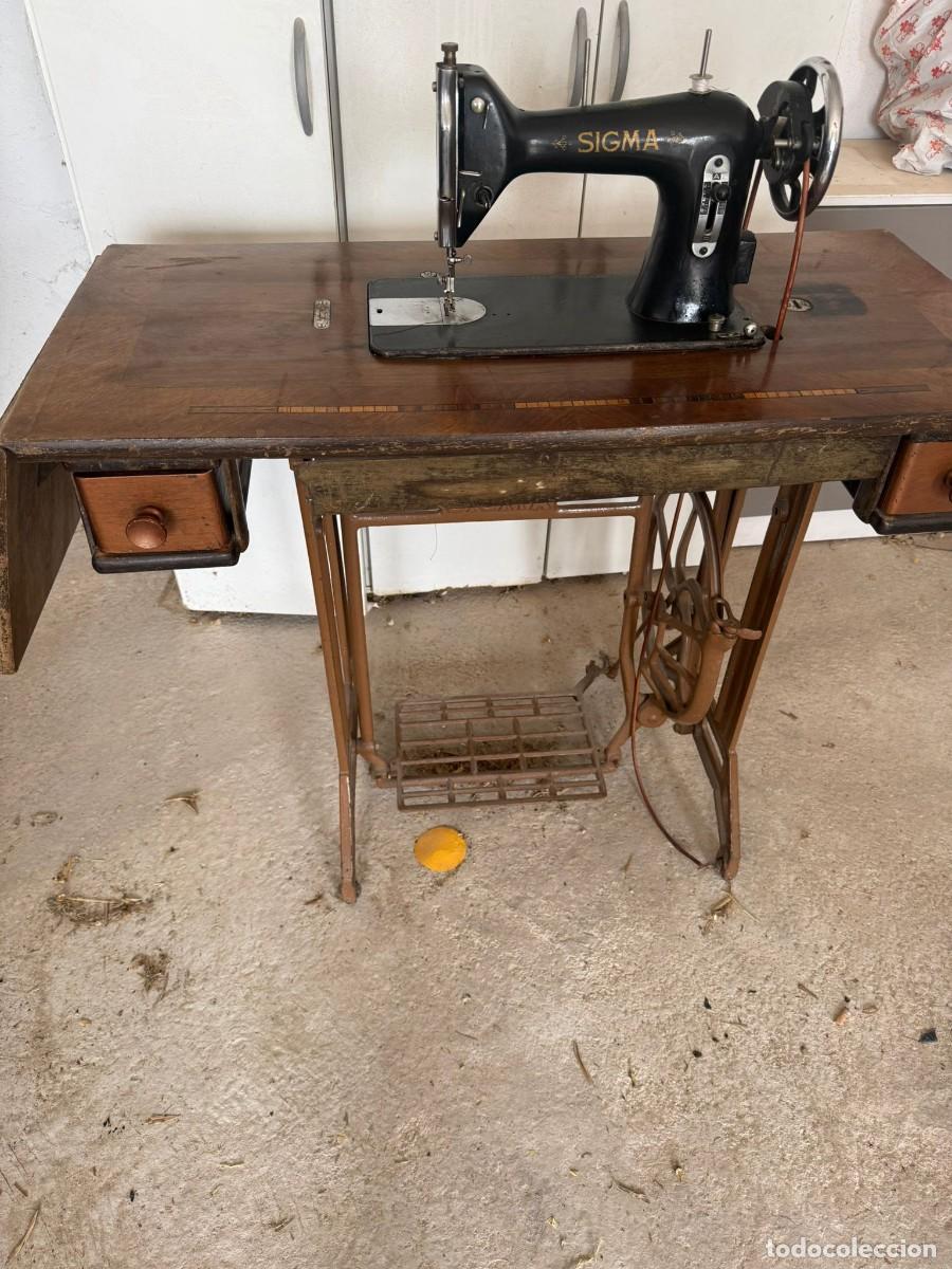 Antig&uuml;edades: Maquina de coser SIGMA a&ntilde;o 1953 - Foto 2
