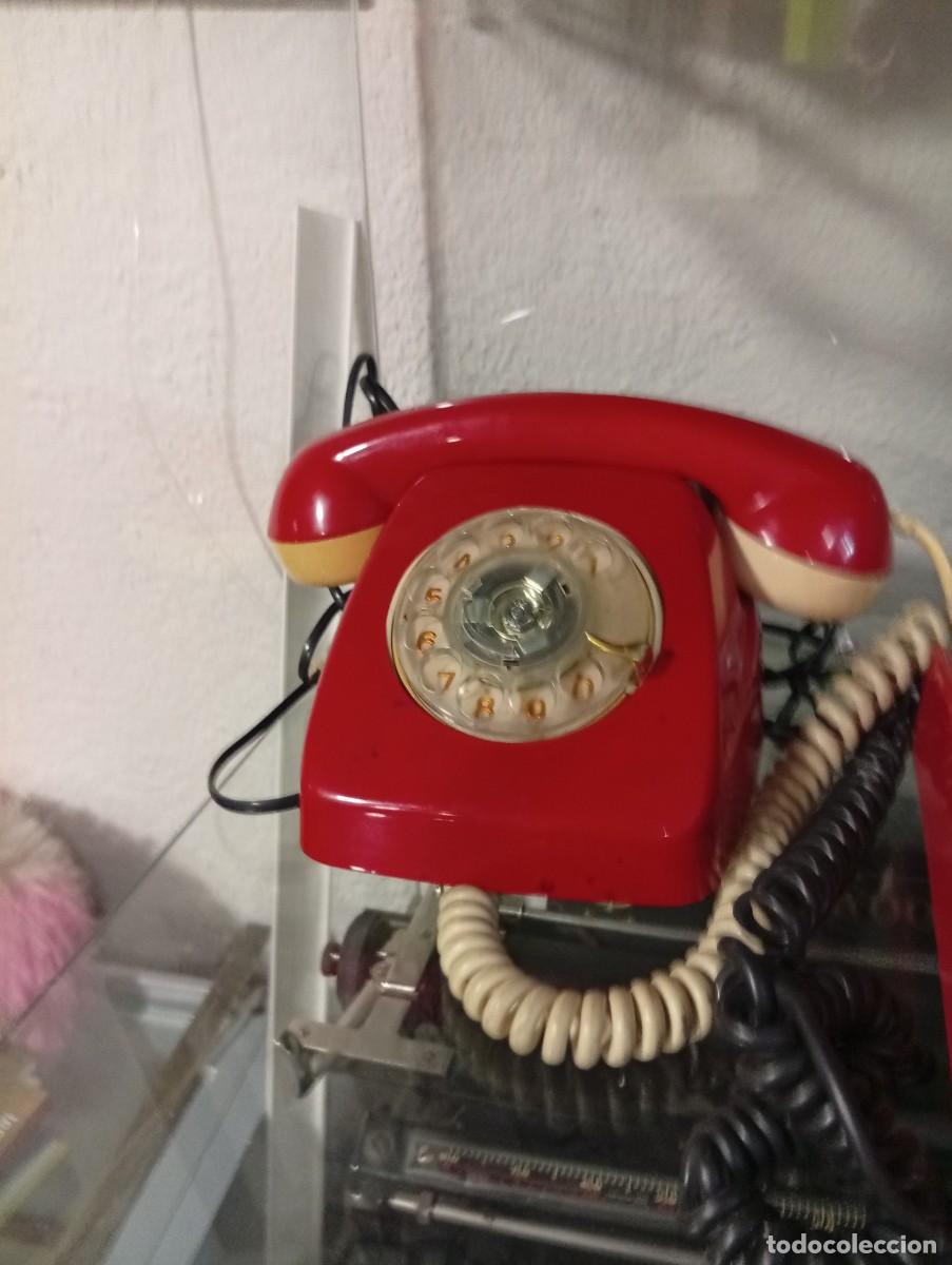 Tel&eacute;fonos: Tel&eacute;fono antiguo en buen estado