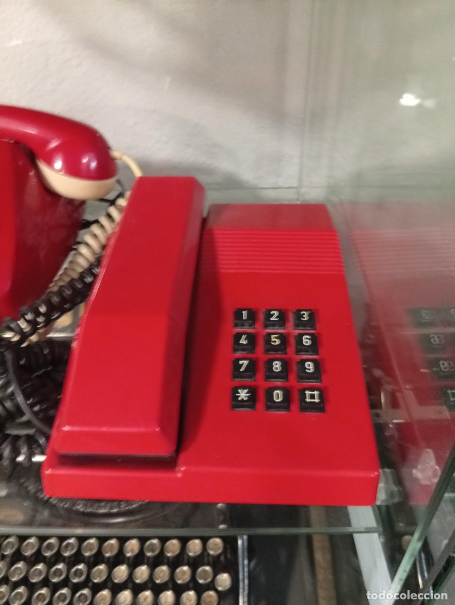 Tel&eacute;fonos: Tel&eacute;fono antiguo en buen estado
