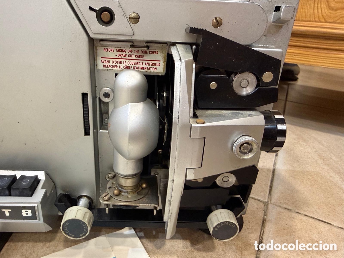 Antig&uuml;edades: Proyector antiguo, tal y como se ve - Foto 5