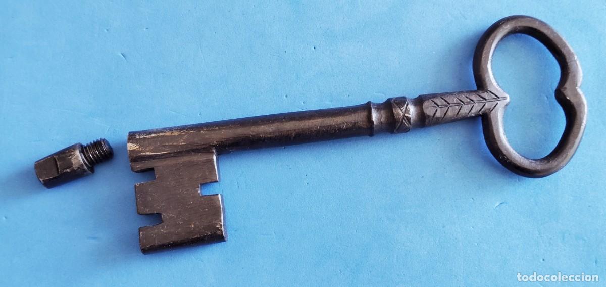 Antig&uuml;edades: ORIGINAL LLAVE PARA ABRIR DOS CERRADURAS DISTINTAS..EL ENVIO CERTIFICADO ESTA INCLUIDO.