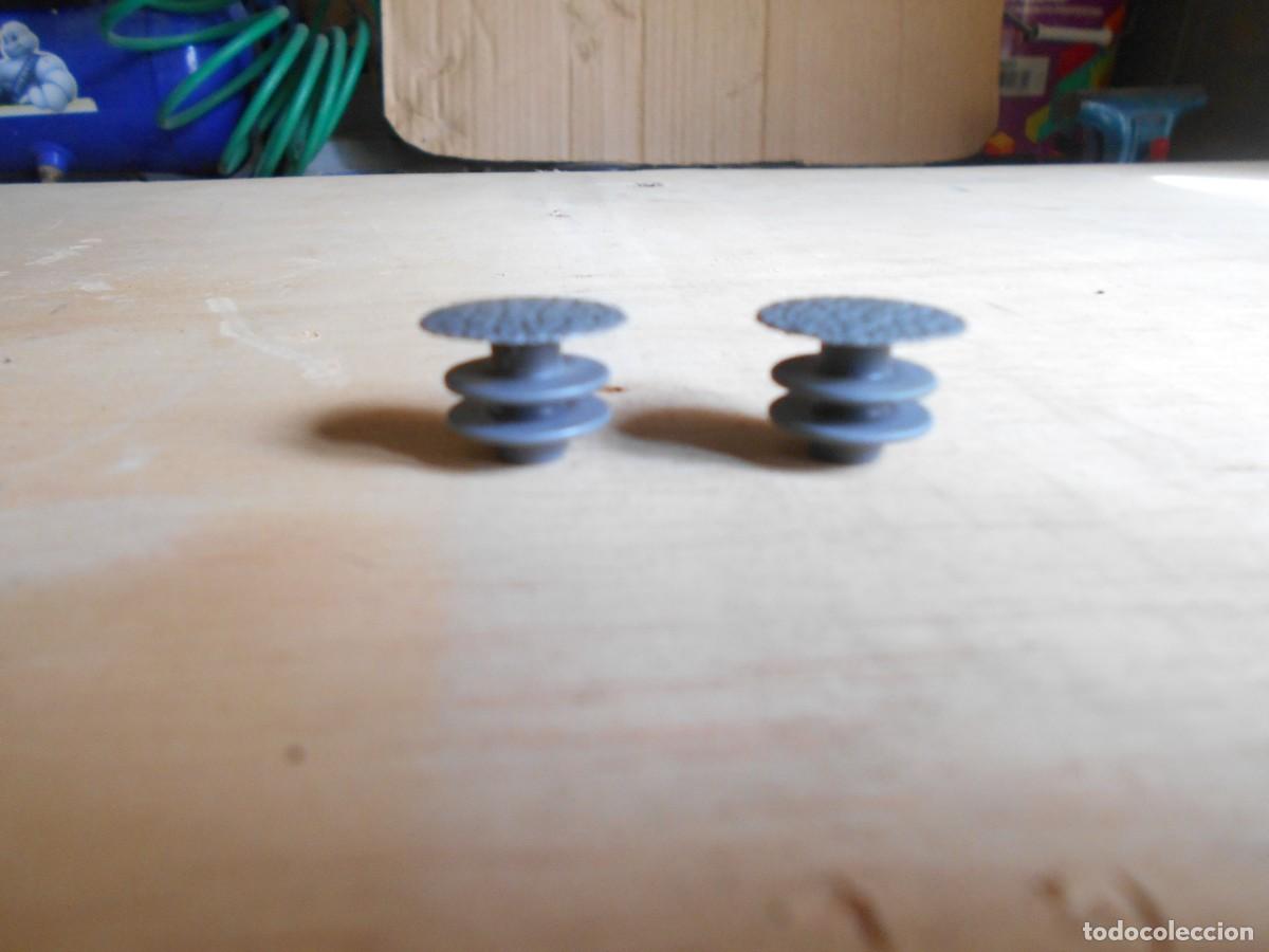 Antig&uuml;edades: tapones para citroen ax