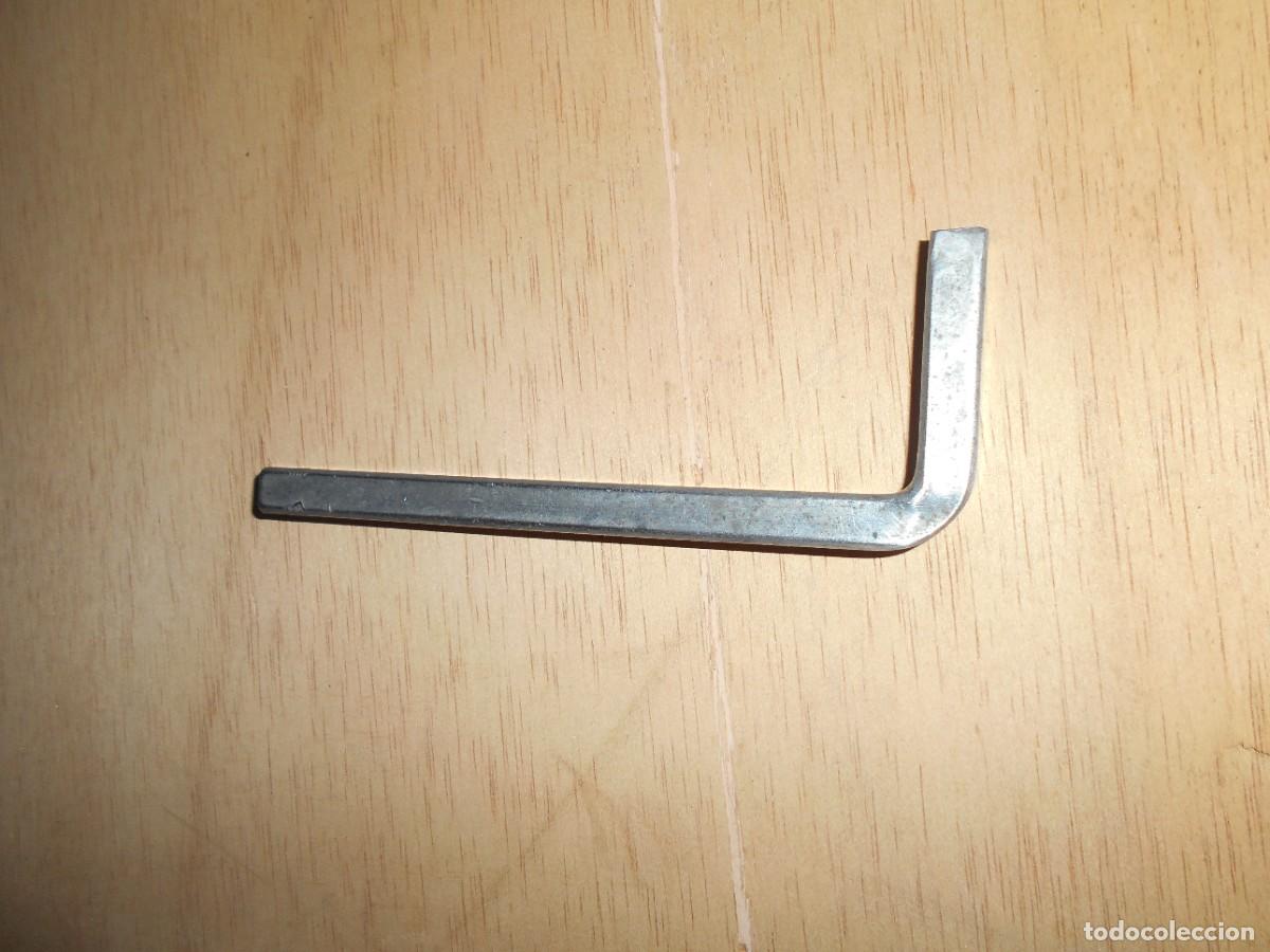 Antig&uuml;edades: llave tapon del carter