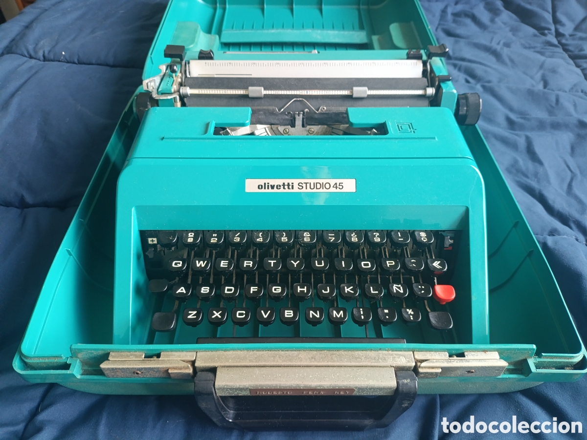 Antig&uuml;edades: M&aacute;quina de escribir Olivetti Studio 45 vintage con malet&iacute;n