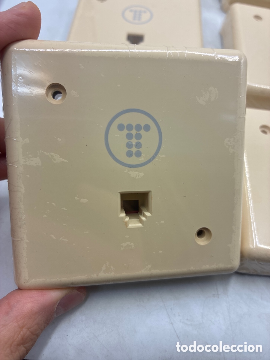 Tel&eacute;fonos: Caja con 24 rosetas de enchufe universal 4 conductores. - Foto 2
