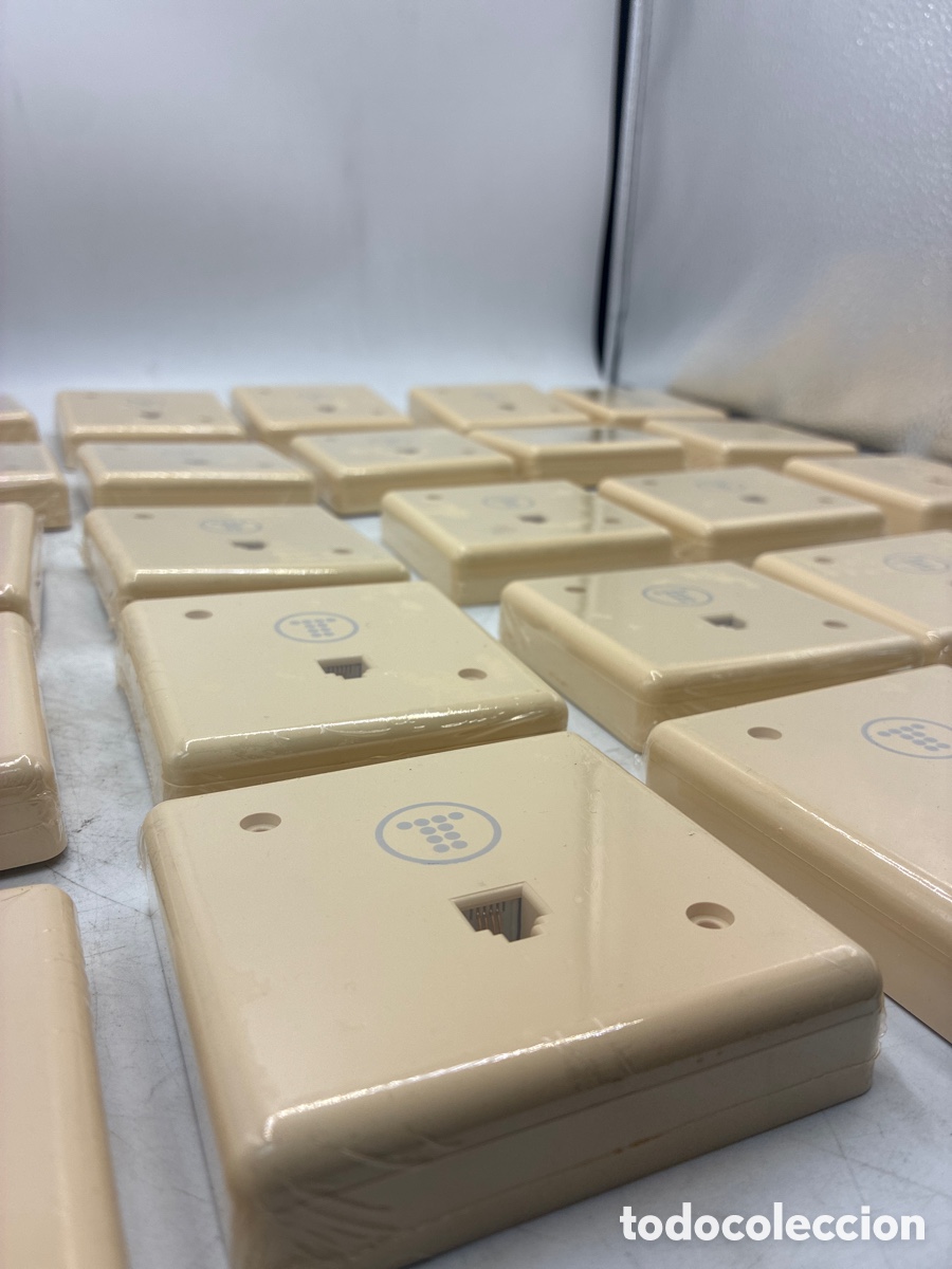 Tel&eacute;fonos: Caja con 24 rosetas de enchufe universal 4 conductores. - Foto 4