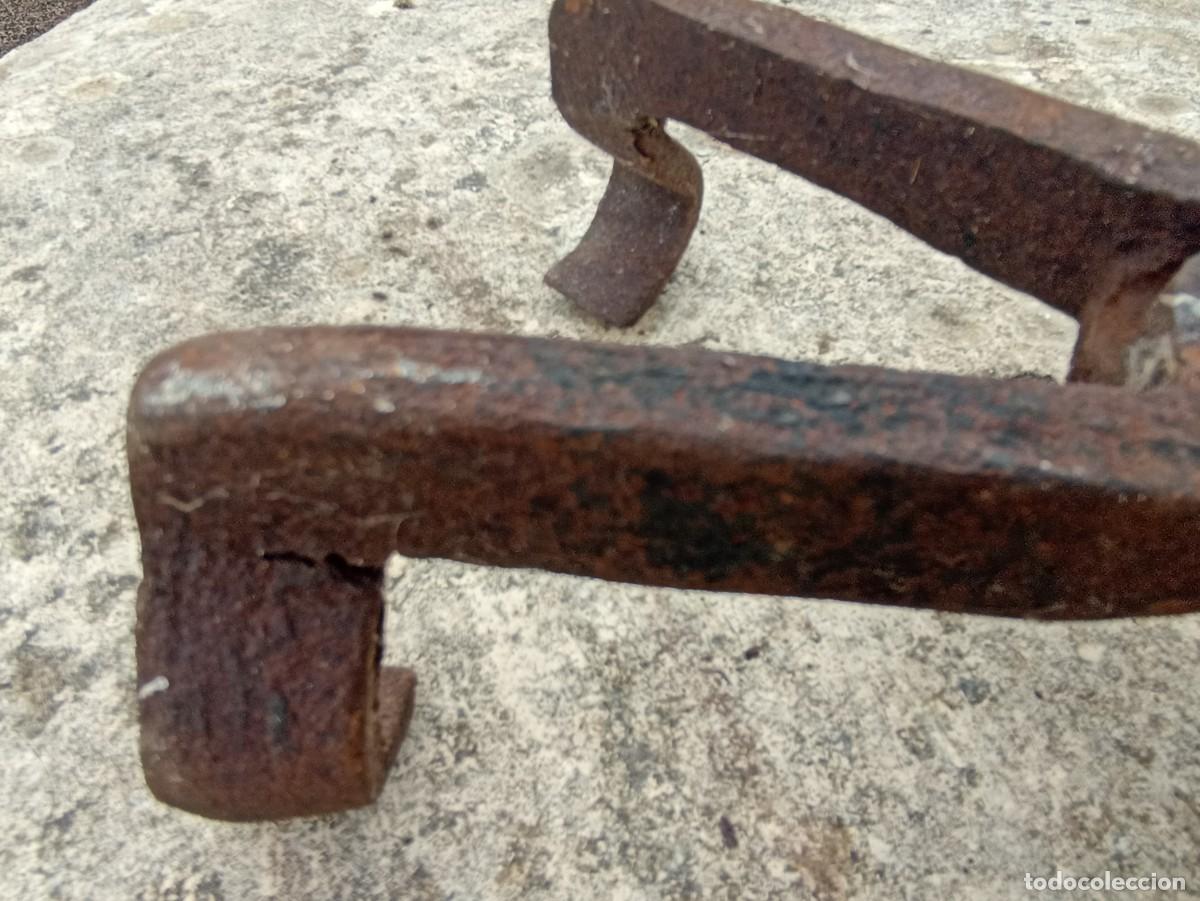 Antig&uuml;edades: Tenazas de herrero, centenarias - Foto 3