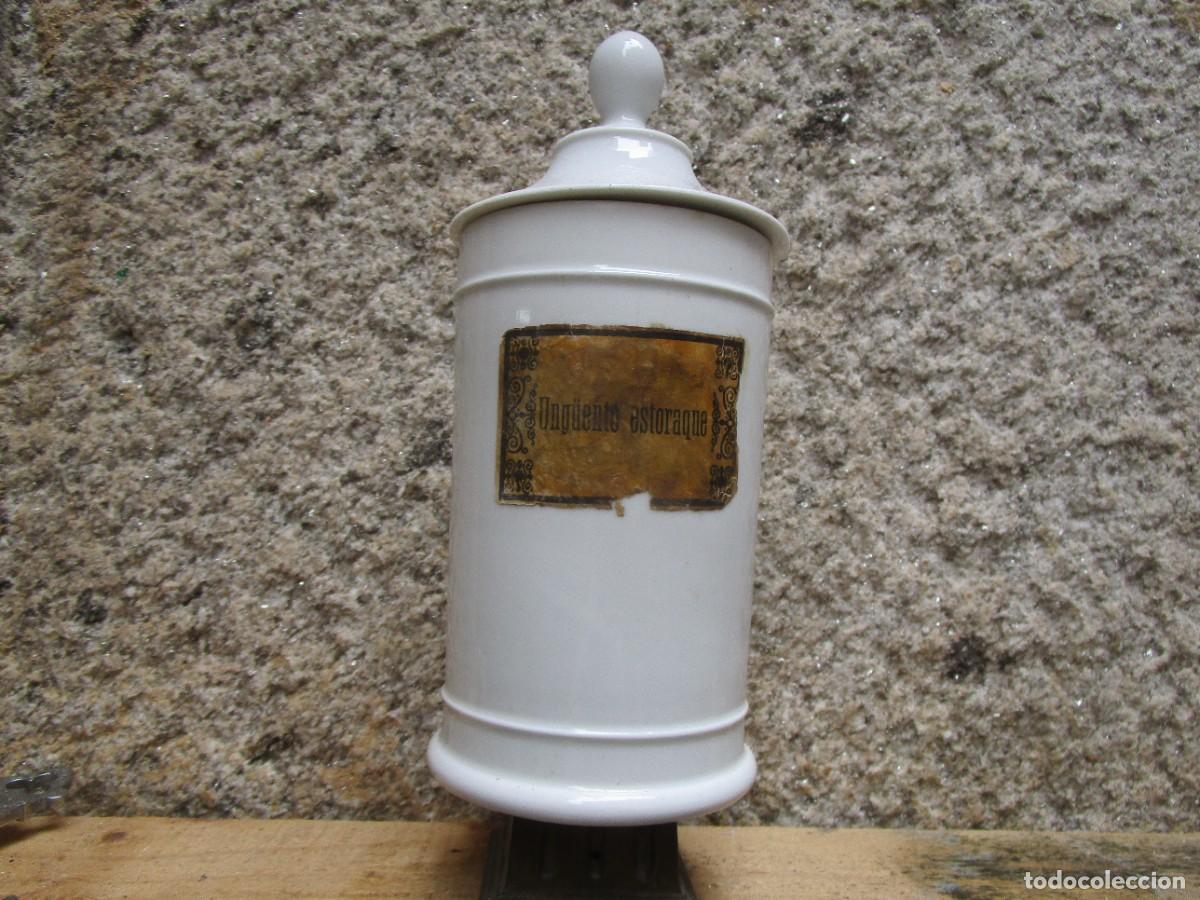 Antig&uuml;edades: BOTAMEN ALVARELO DE FARMACIA - PORCELANA BLANCA CON ETIQUETA ' UNG&Uuml;ENTO ESTORAQUE ' 26X10CM. + INFO