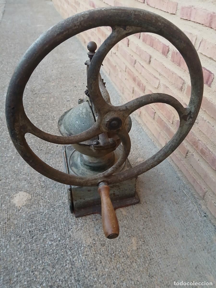 Antig&uuml;edades: Gran Molino de Caf&eacute; de tienda. N&deg; 3 - Foto 4