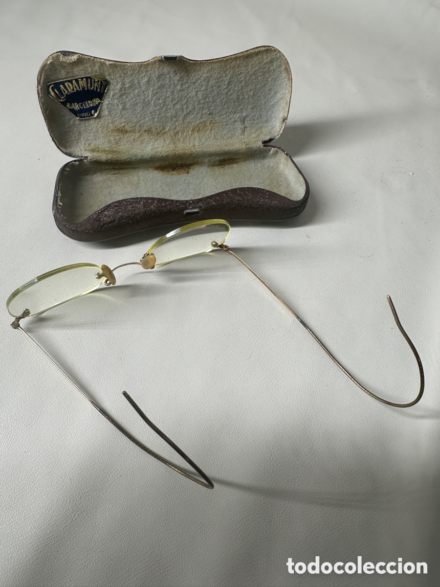Antig&uuml;edades: Antiguas gafas con funda. Optica Claramunt