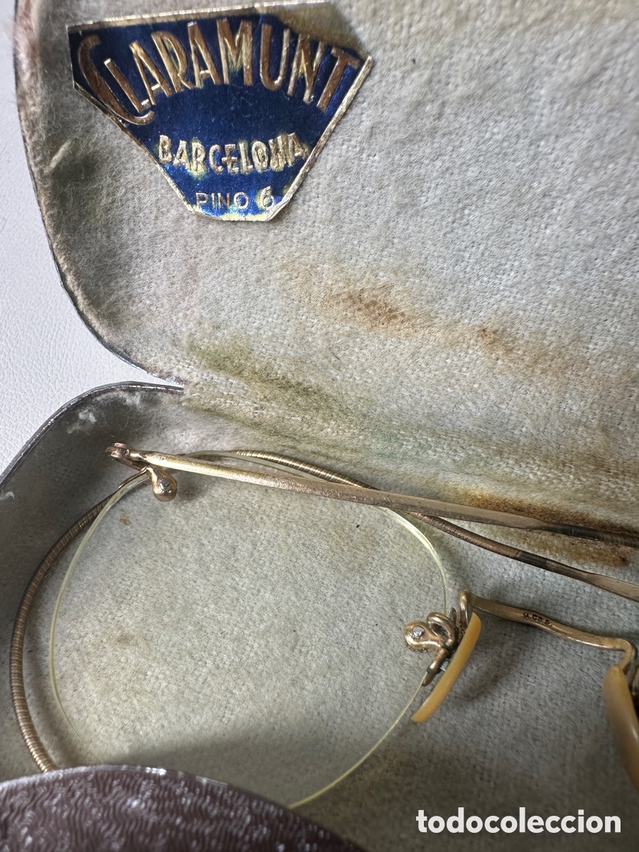 Antig&uuml;edades: Antiguas gafas con funda. Optica Claramunt