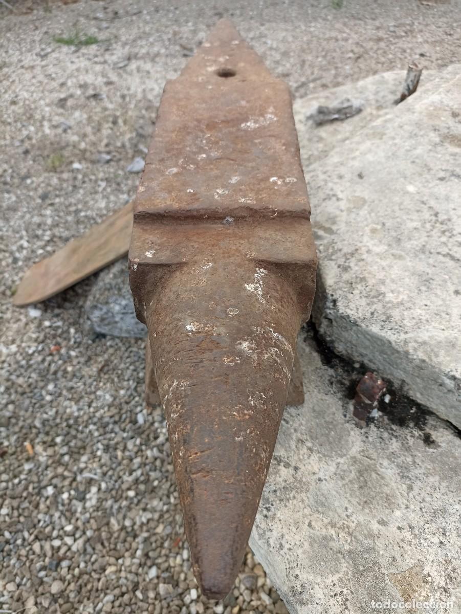 Antig&uuml;edades: Yunque de herrero de 50 kilos - Foto 3