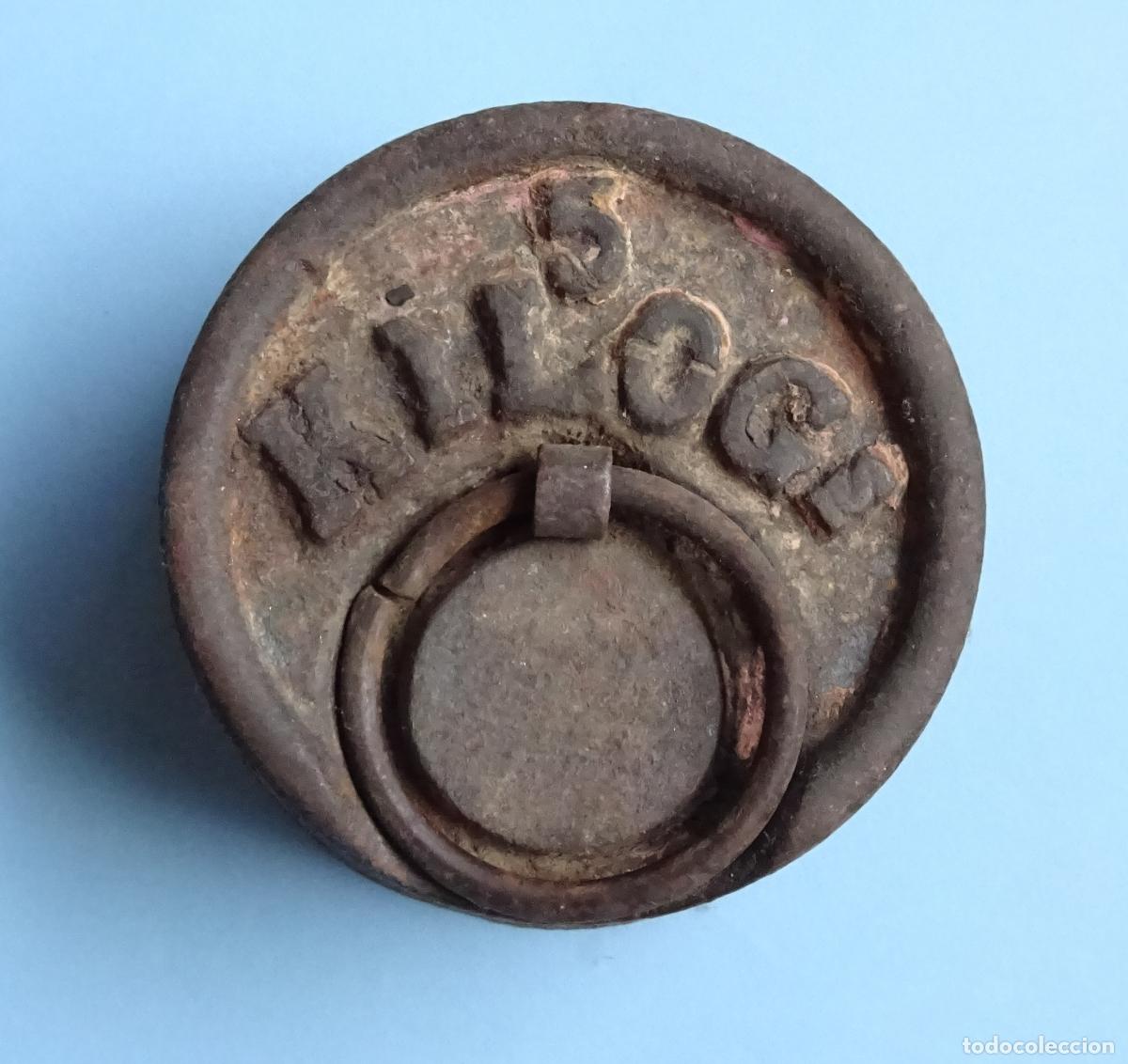 Antig&uuml;edades: Pesa de 5 kilogs kg kilogramos