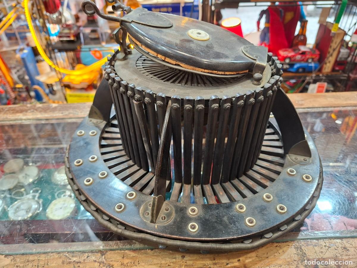 Antig&uuml;edades: Raro conformador de sombrerero Alli&eacute;-Maillard, Par&iacute;s. Extraordinaria m&aacute;quina de medici&oacute;n craneal.
