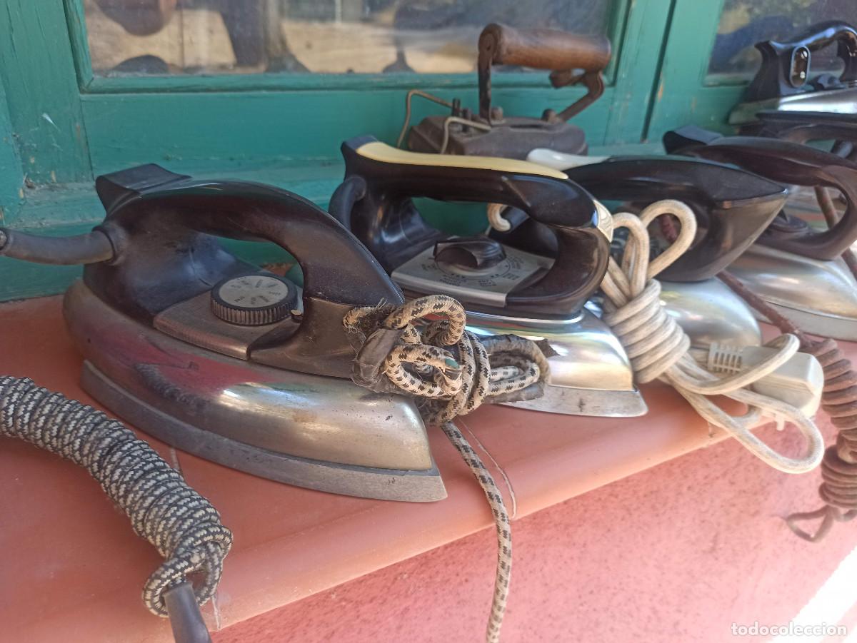 Antig&uuml;edades: Lote de 10 planchas electricas y carbon