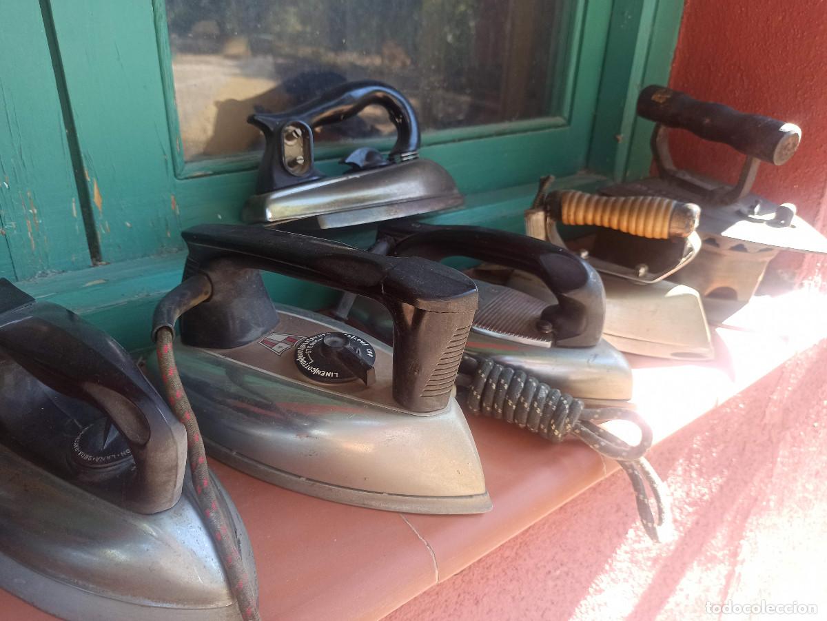 Antig&uuml;edades: Lote de 10 planchas electricas y carbon - Foto 4