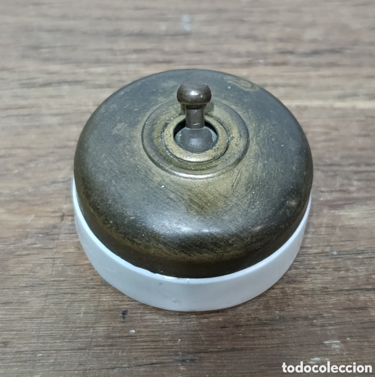 Antig&uuml;edades: ANTIGUO INTERRUPTOR, LLAVE DE LUZ, DE PORCELANA Y LAT&Oacute;N. FUNCIONA - Foto 2