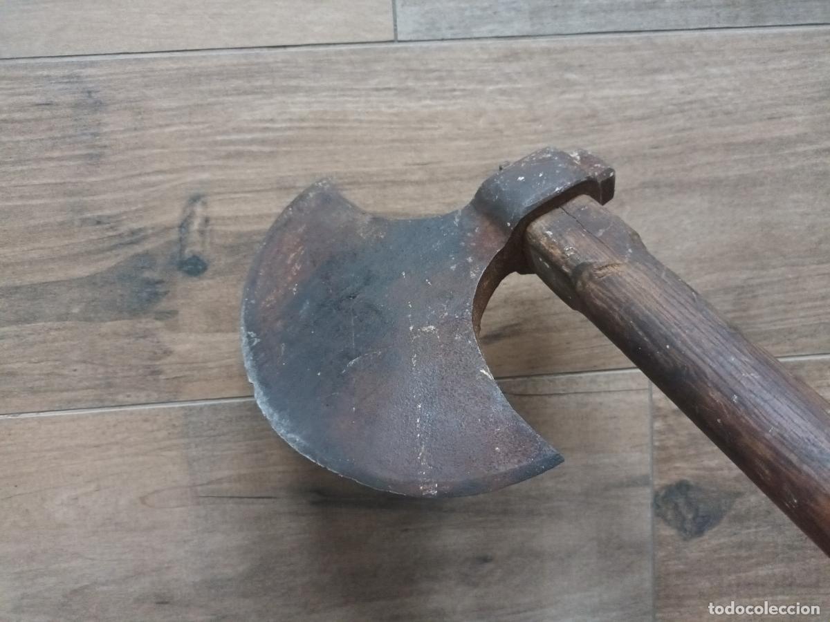 Antig&uuml;edades: HACHA HIERRO FORJA. TIPO MEDIEVAL