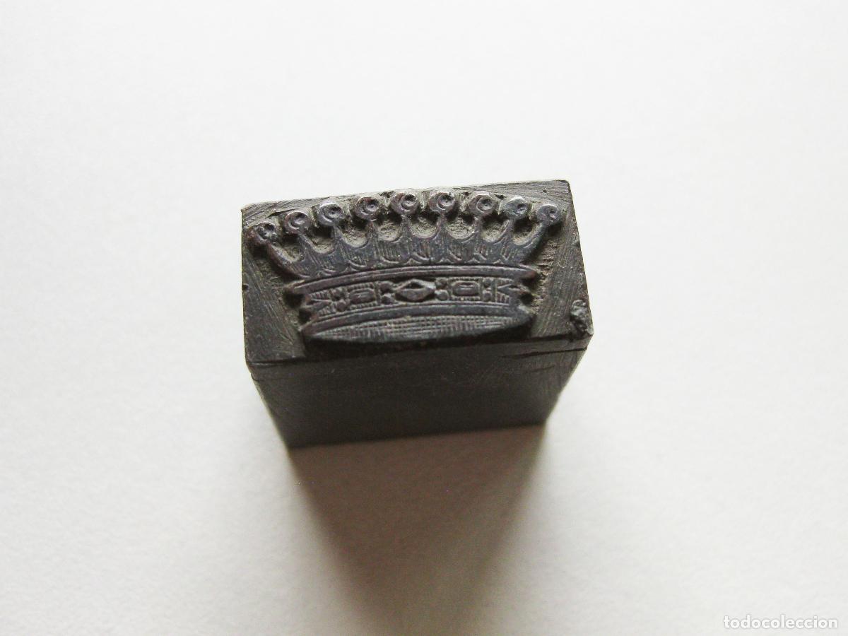 Antig&uuml;edades: ANTIGUO TIPO DE IMPRENTA DE PLOMO CON EL DISE&Ntilde;O DE UNA CORONA DE CONDE. SELLO O TAMP&Oacute;N DE TINTA