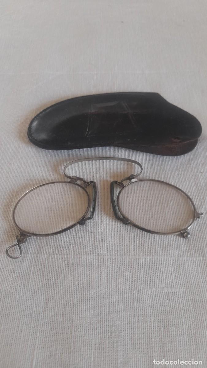 Antig&uuml;edades: Antiguos quevedos / gafas de pellizco (pince-nez) de metal con estuche de cuero original&rdquo;.